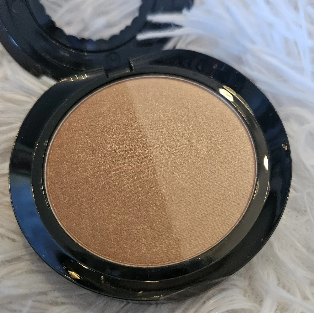 🆕️TOO FACED Sun Bunny Bronzer
